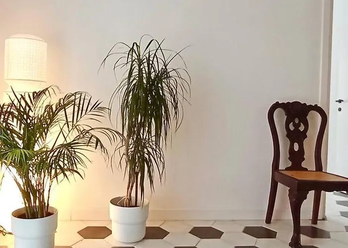 Stylish City Flat Near Promenade